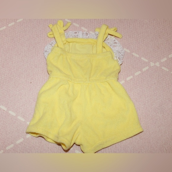Juicy Couture One Piece Yellow Romper White Lace Trim Baby Girl Terry Cloth - Picture 3 of 4